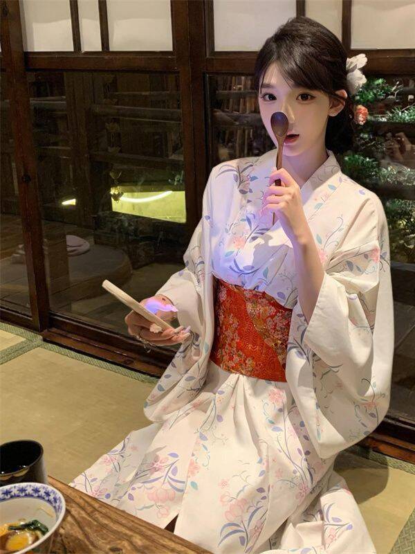 Traditional Japanese Kimono St - Photography Of The Year บทวิจารณ์และราคา