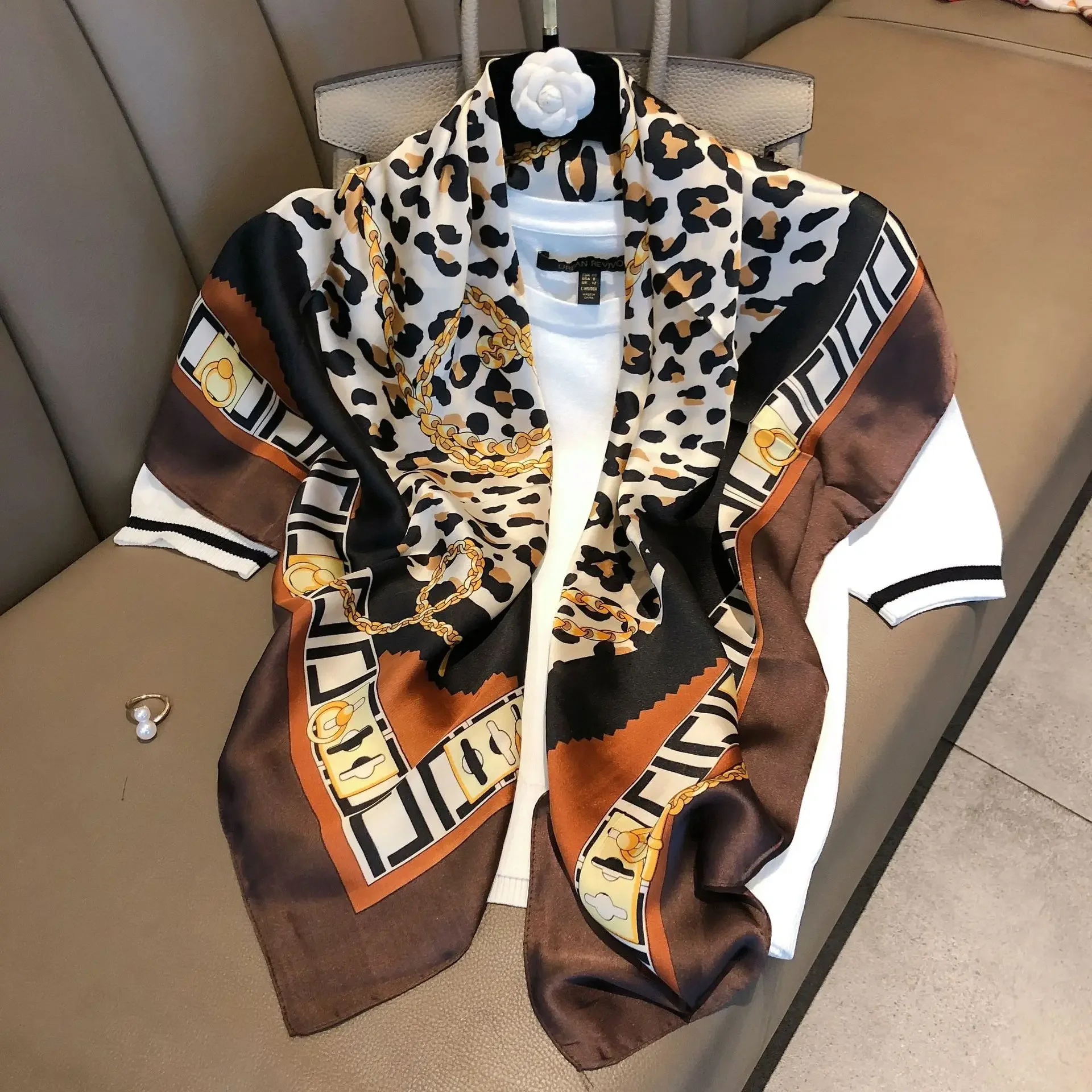 Light luxury 90 Silk scarf imi - Photography Of The Year บทวิจารณ์และราคา